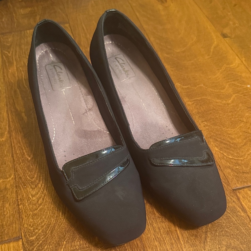 Clarks Women's Elegant Black Flats
